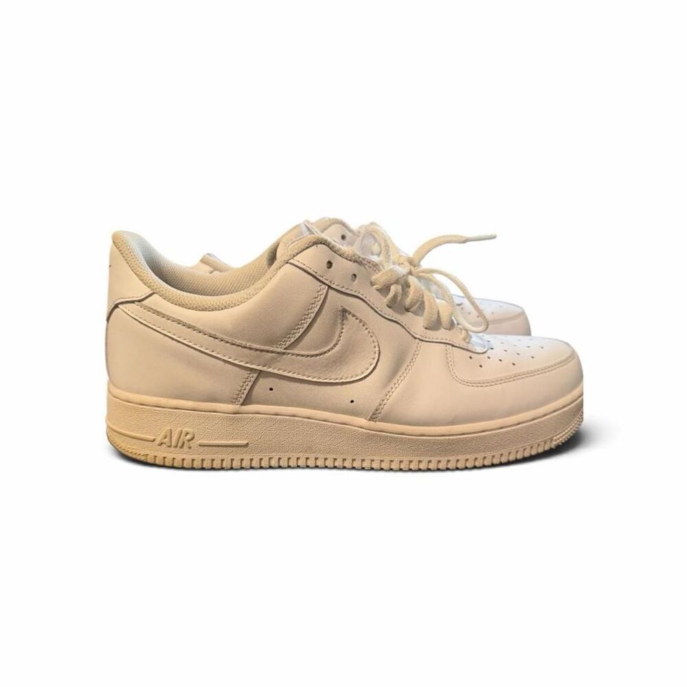 Nike Men's White and Cream Trainers
